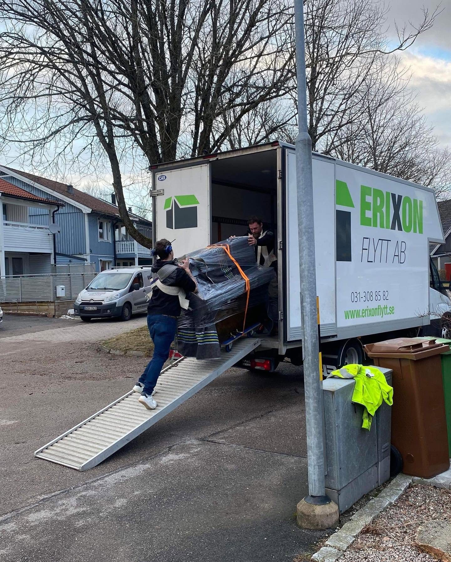 Bortforsling Göteborg – Erixon Flytt lastar och kör bort skräp och bohag